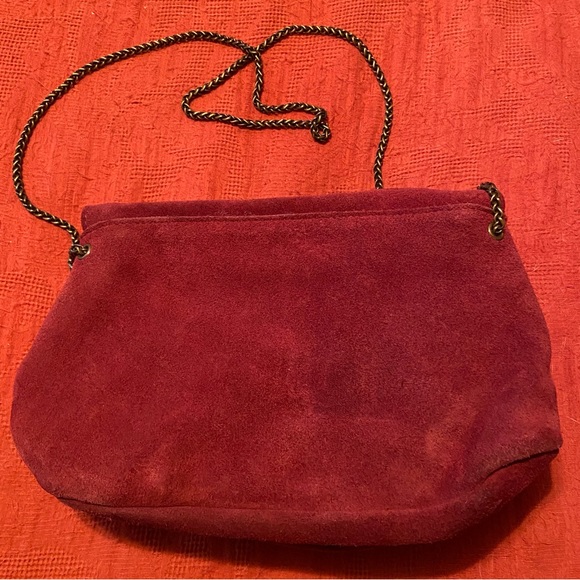 Free people cranberry colour suede bag with dark gold brass chain - Picture 2 of 2